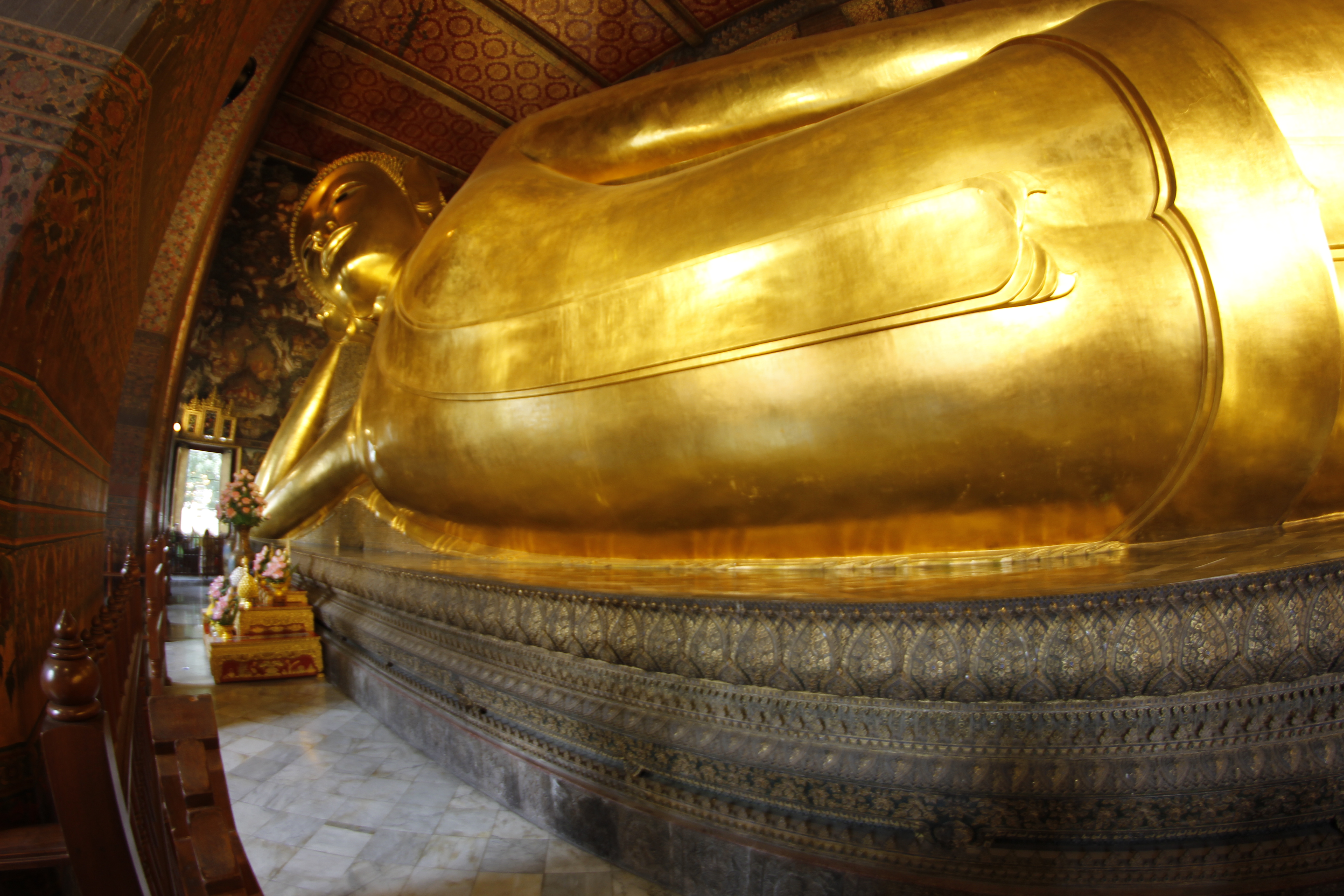 Wat Pho Bangkok — Buda reclinado